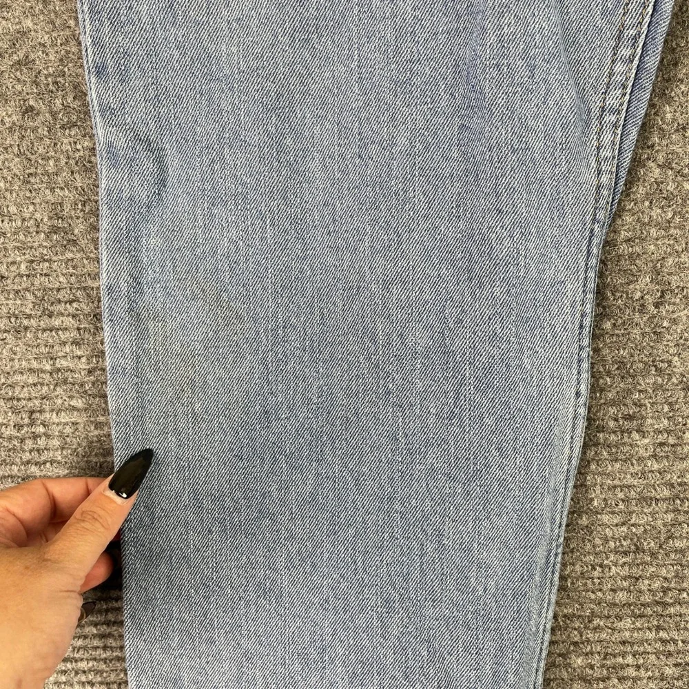 Levis 505 Straight Fit Jeans Mens 42x31 Light Wash Denim Classic Casual Everyday